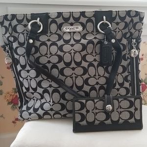 Nwot Coach purse and wallet